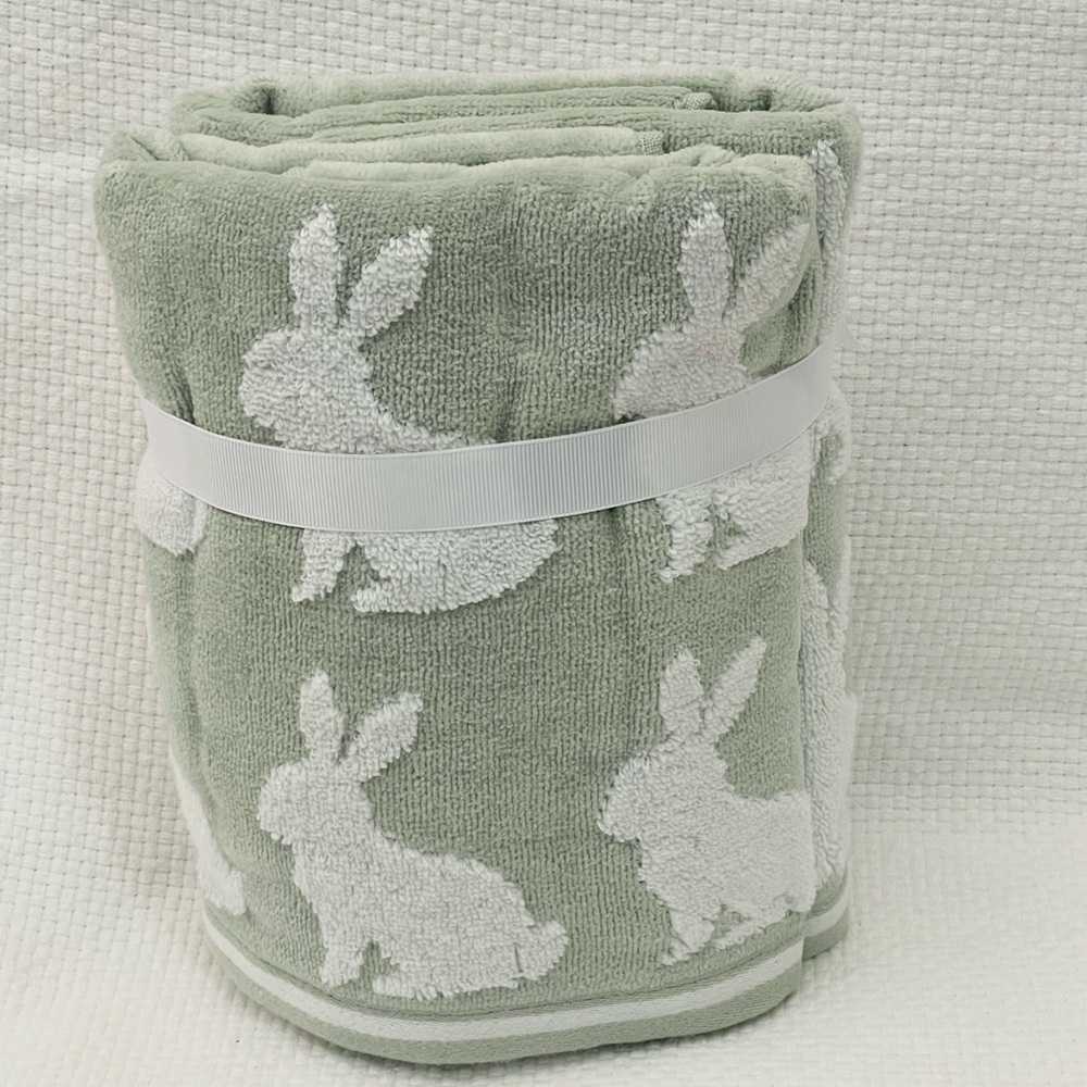 Easter Caro Home Sage Green Bunny Hand Towels - Set of 2 - Picture 3 of 5